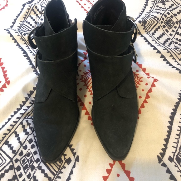 Urban Outfitters Suede Booties - Picture 4 of 4